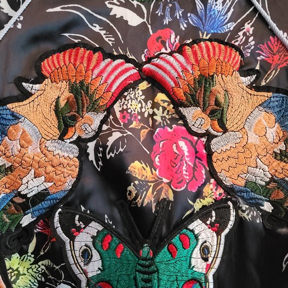 FLORAL EMBROIDERED PARROTS & BUTTERFLY BOMBER JACKET Size Small - Picture 10 of 15